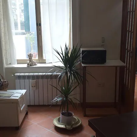 Apartment O Munaciell A Piazza Plebiscito Con Vista San Martino Naples